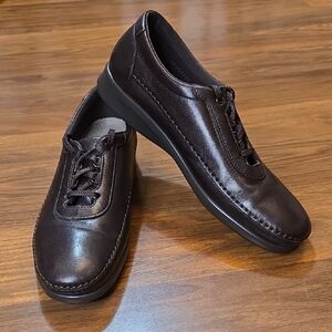 SAS Traveler Athletic Lace Up Shoe - Dark Brown